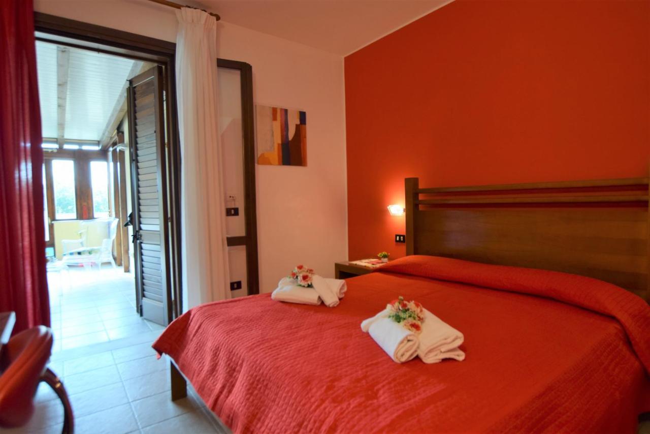 Hotel Iride By Marino Tourist ซานวิโต โลคาโป ภายนอก รูปภาพ